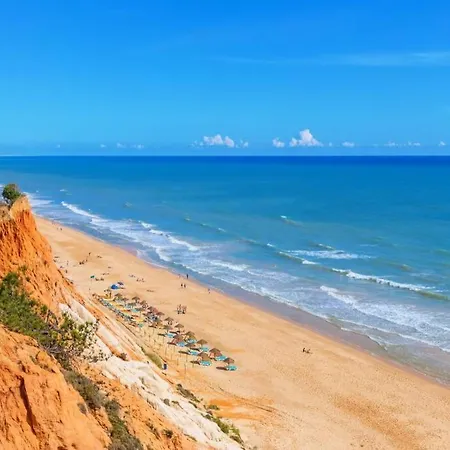 Sunny Oasis With Pool Daire Albufeira