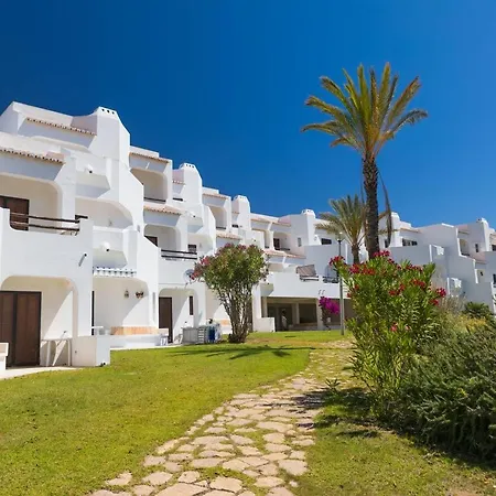 Sunny Oasis With Pool Apartamento *