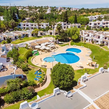 Sunny Oasis With Pool Apartment