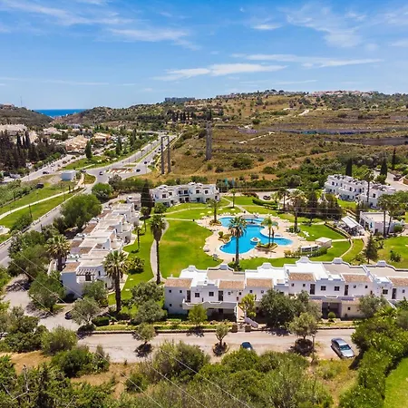 Sunny Oasis With Pool Albufeira