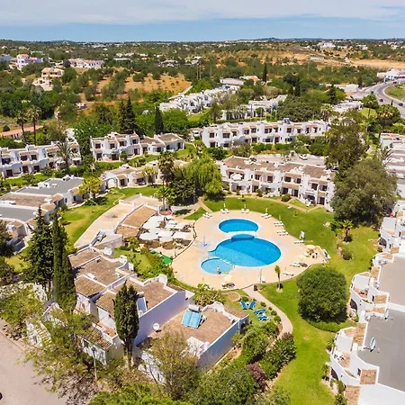 Sunny Oasis With Pool Lejlighed *